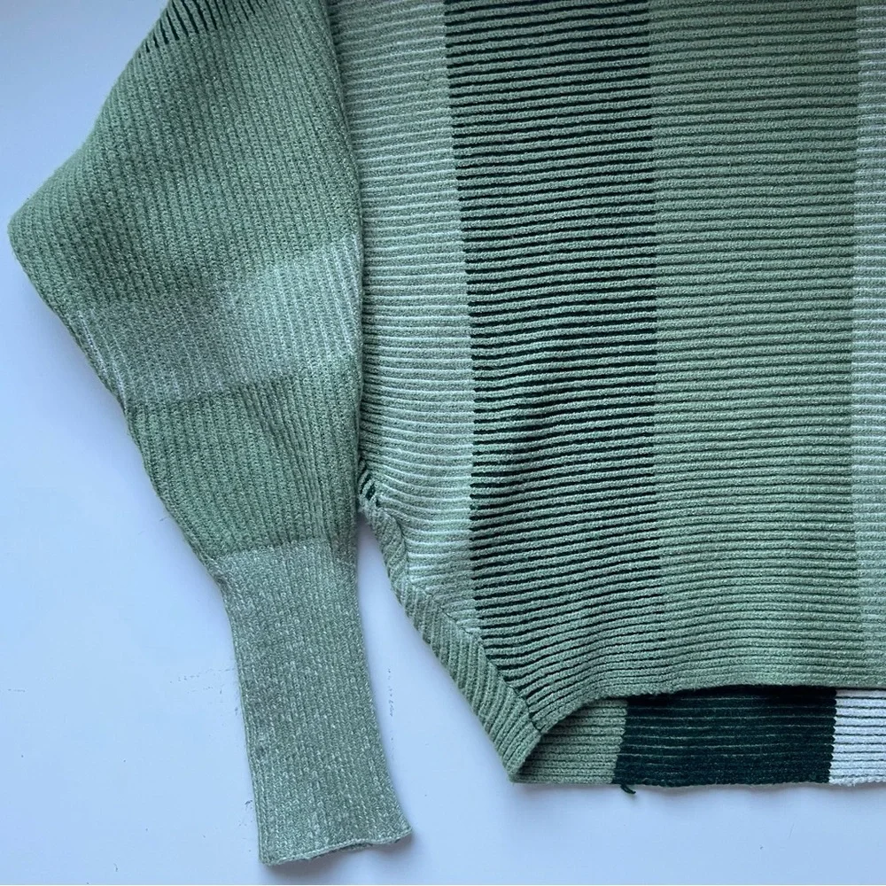 Philosophy Cropped Sweater - Republic Clothing - Size Medium - Picture 8 of 12